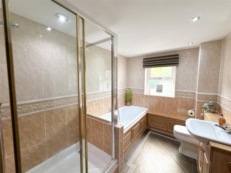 En Suite Bathroom