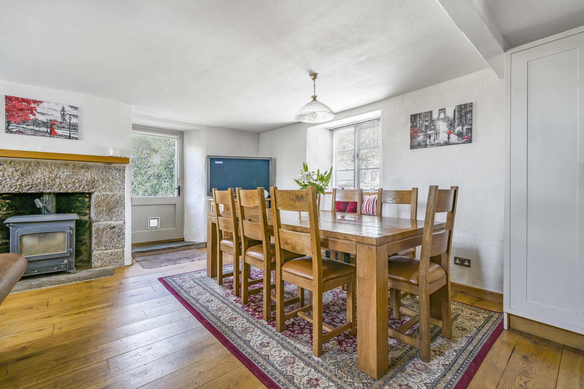 4 bedroom Detached House for sale in