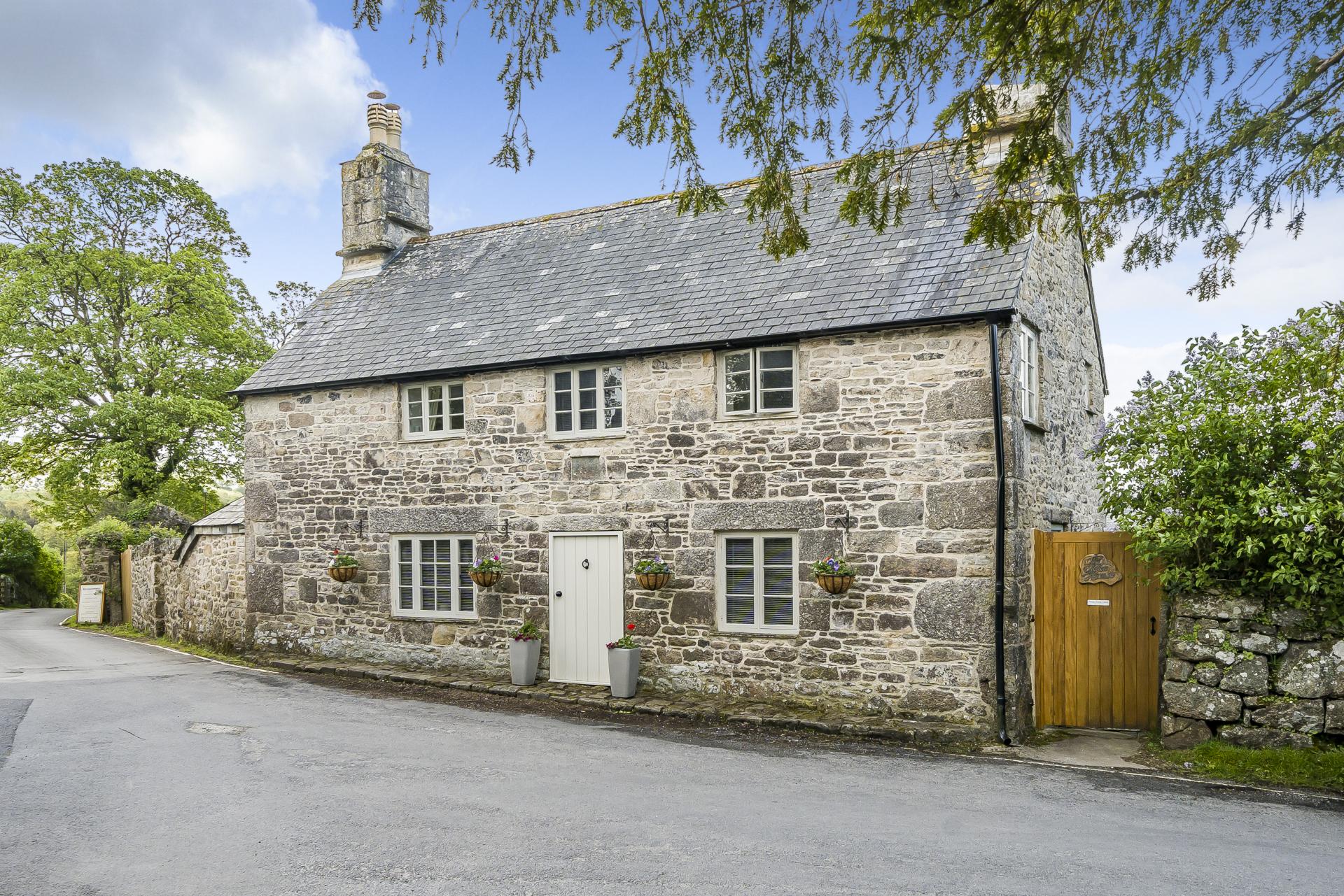 4 bedroom Detached House for sale in