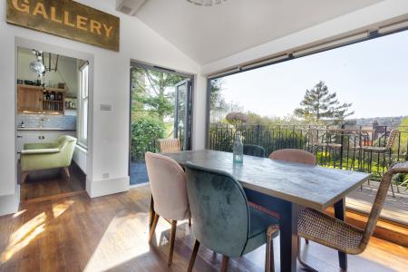 diningontoterrace