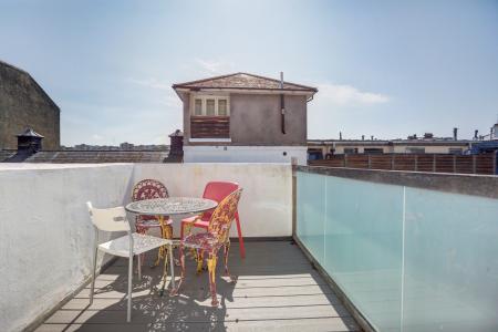 balcony