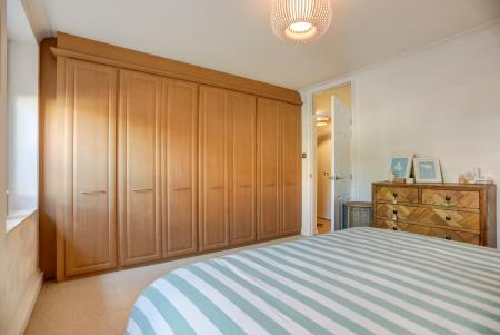 bedroom4