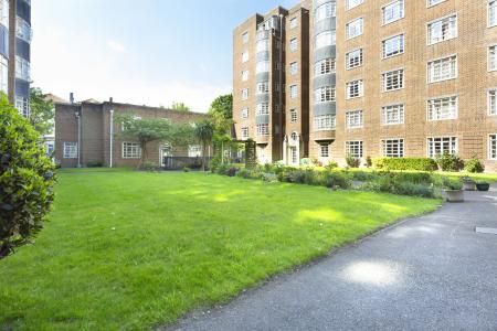 4harewoodcourt10