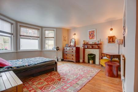 bedroom4