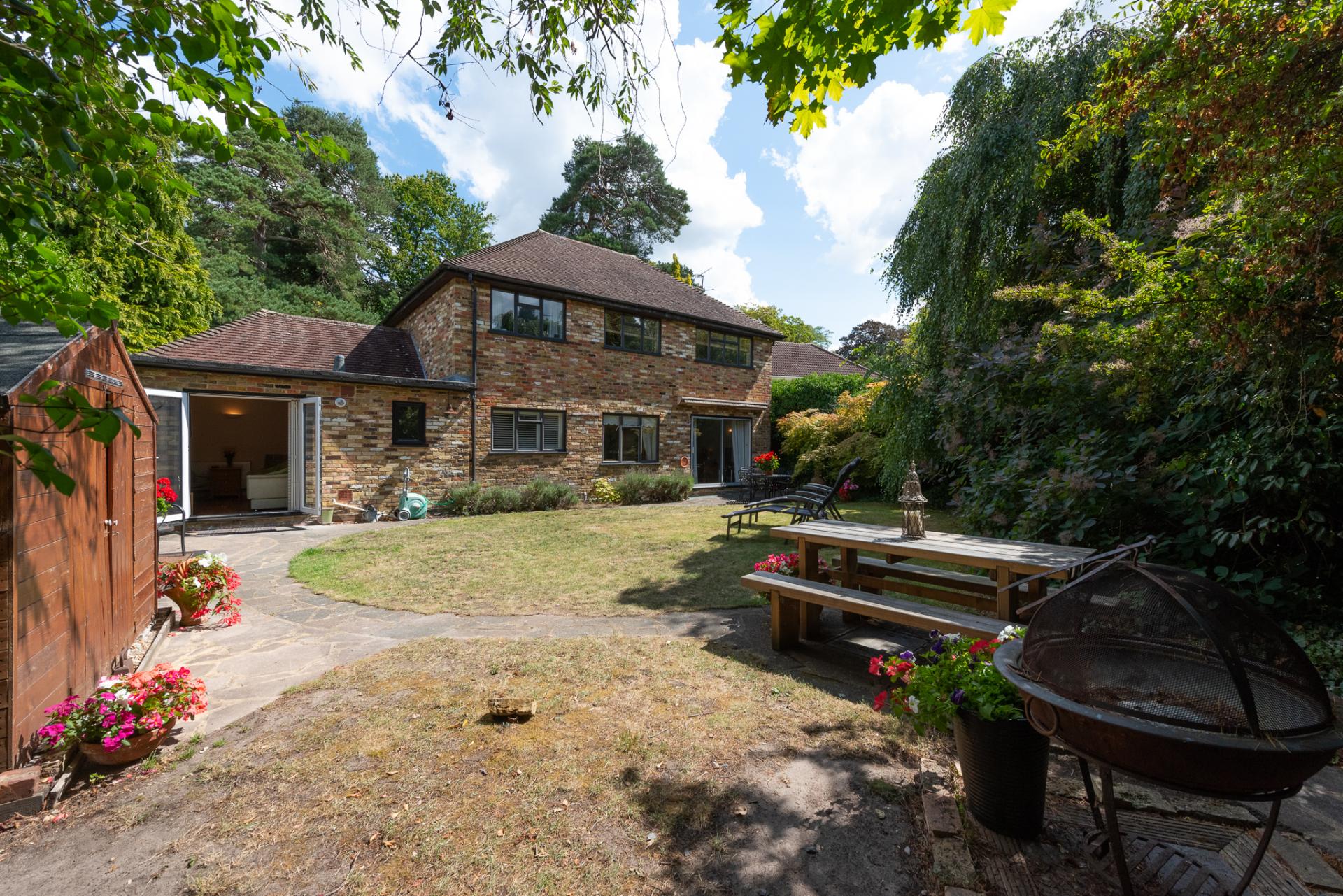 4 bedroom Detached House for sale in Blackwater