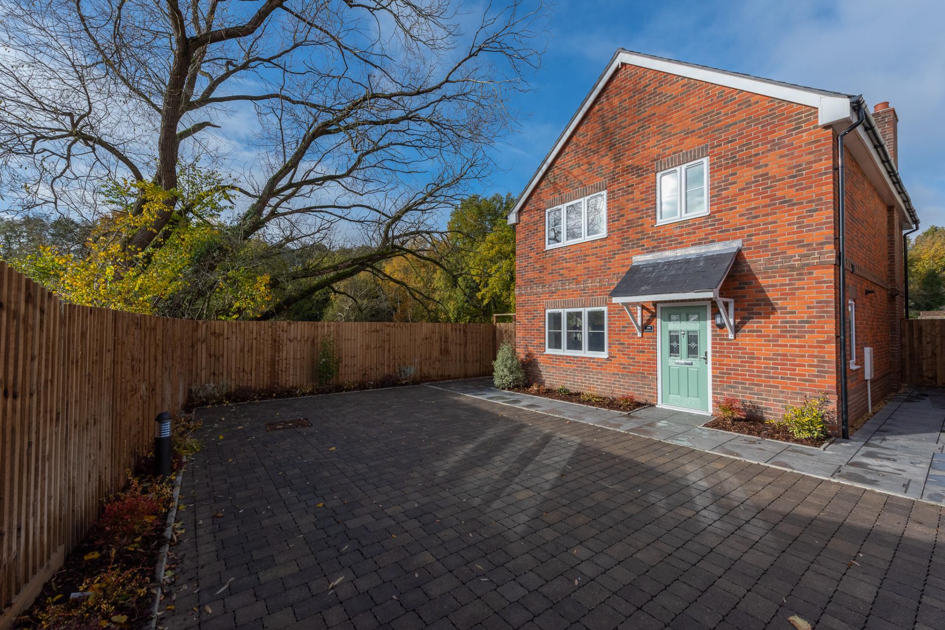 3 bedroom Detached House for sale in Sandhurst