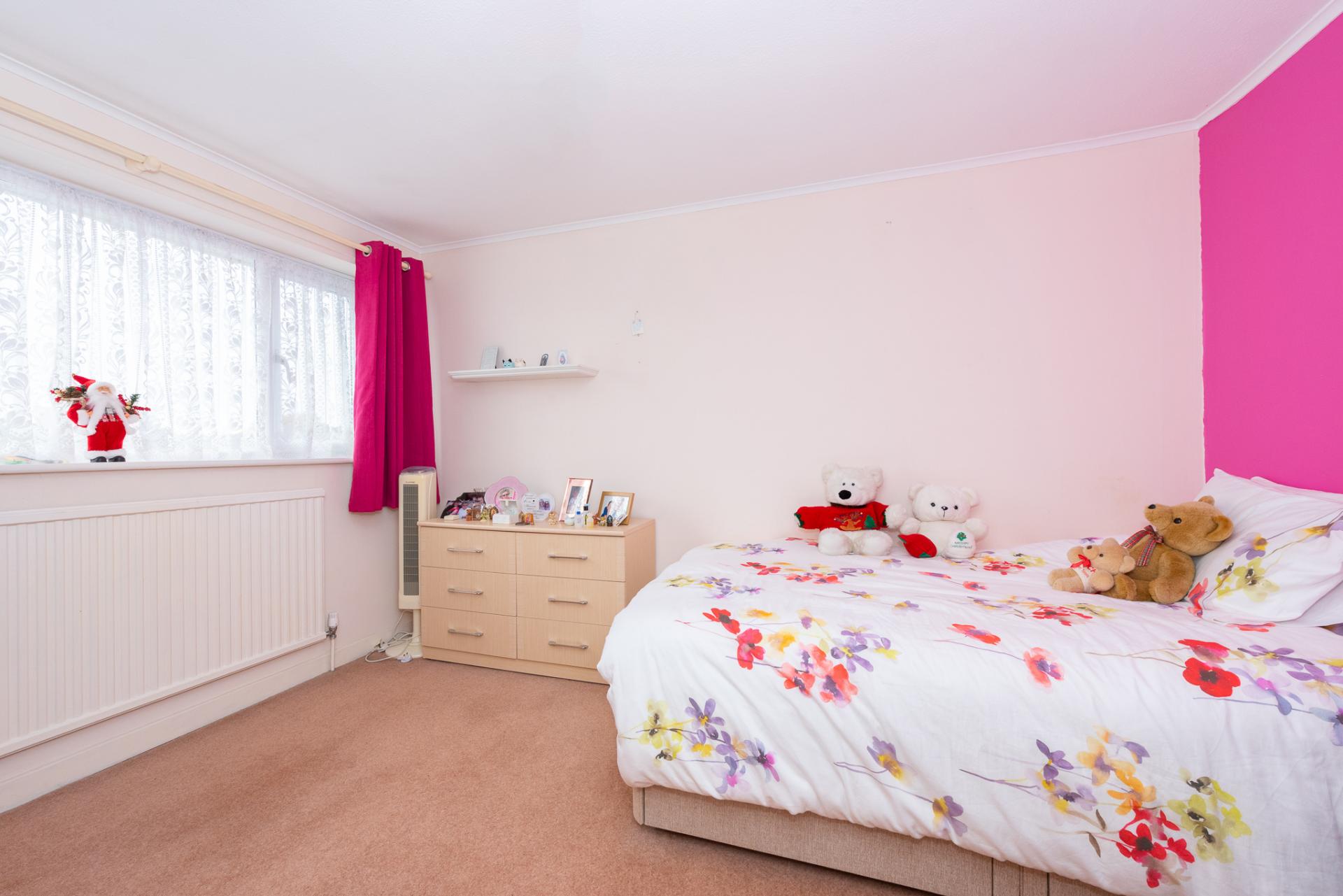 3 bedroom Terraced House for sale in Camberley