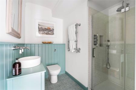 Ensuite