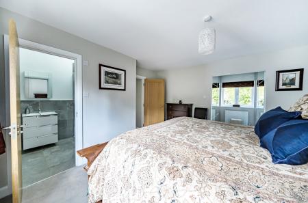 Ensuite