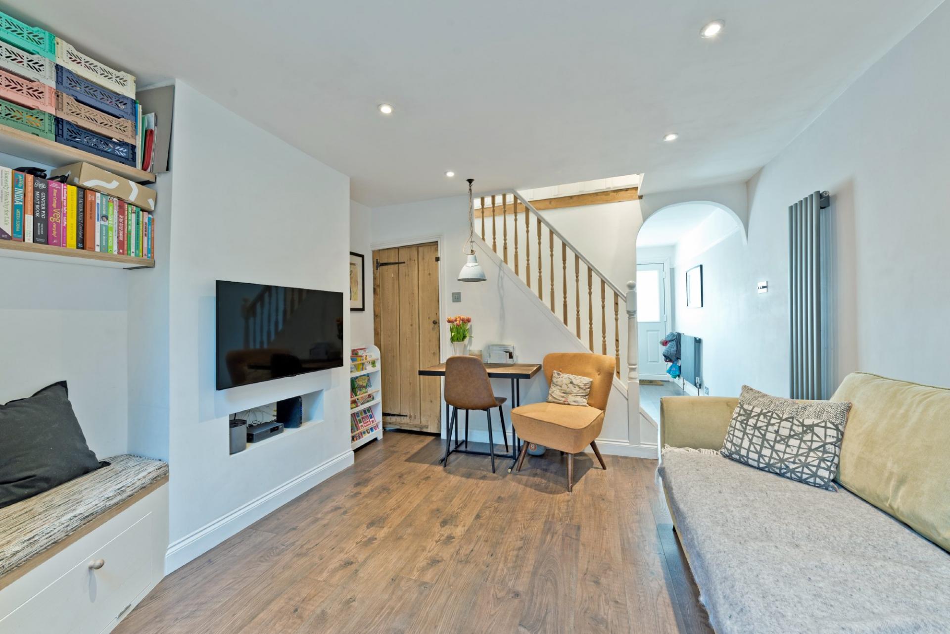 2 bedroom Terraced House for sale in Surbiton