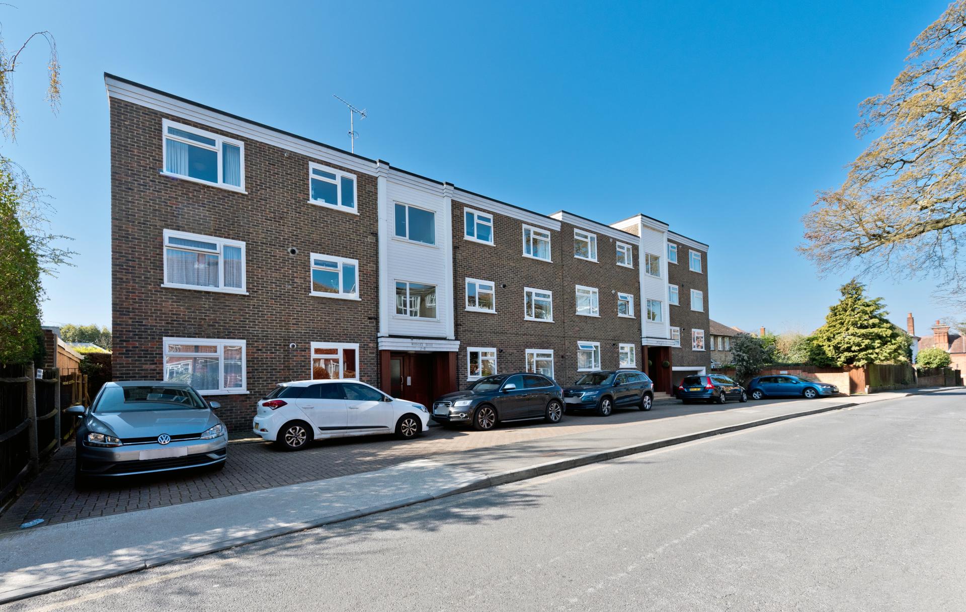 2 bedroom Apartment for sale in Surbiton