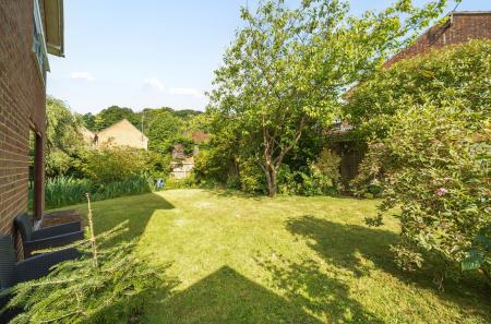 1312685-6-685526c...