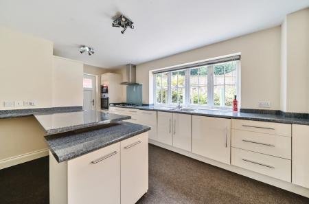 1328331-15-688229...