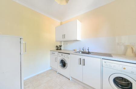 1344173-11-68b5df...