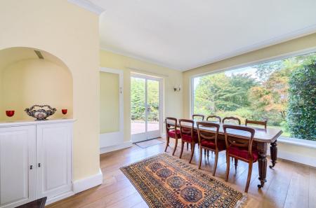 1344173-24-68b5e0...