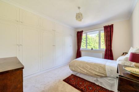 1344173-13-68b5df...