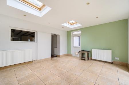 1362305-3-68df92e...