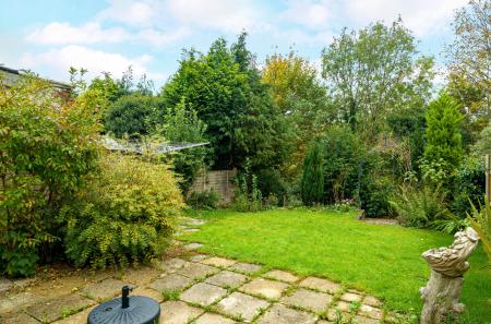 1365876-4-68ee2b4...