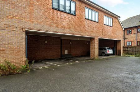 1376506-4-6911f34...