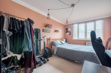 1376506-15-6911f7...