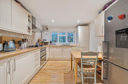 1376966-19-691ca1...