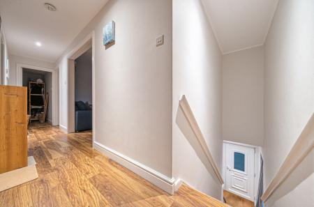 1376966-4-691c9ff...