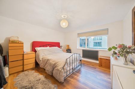 1376966-15-691ca1...