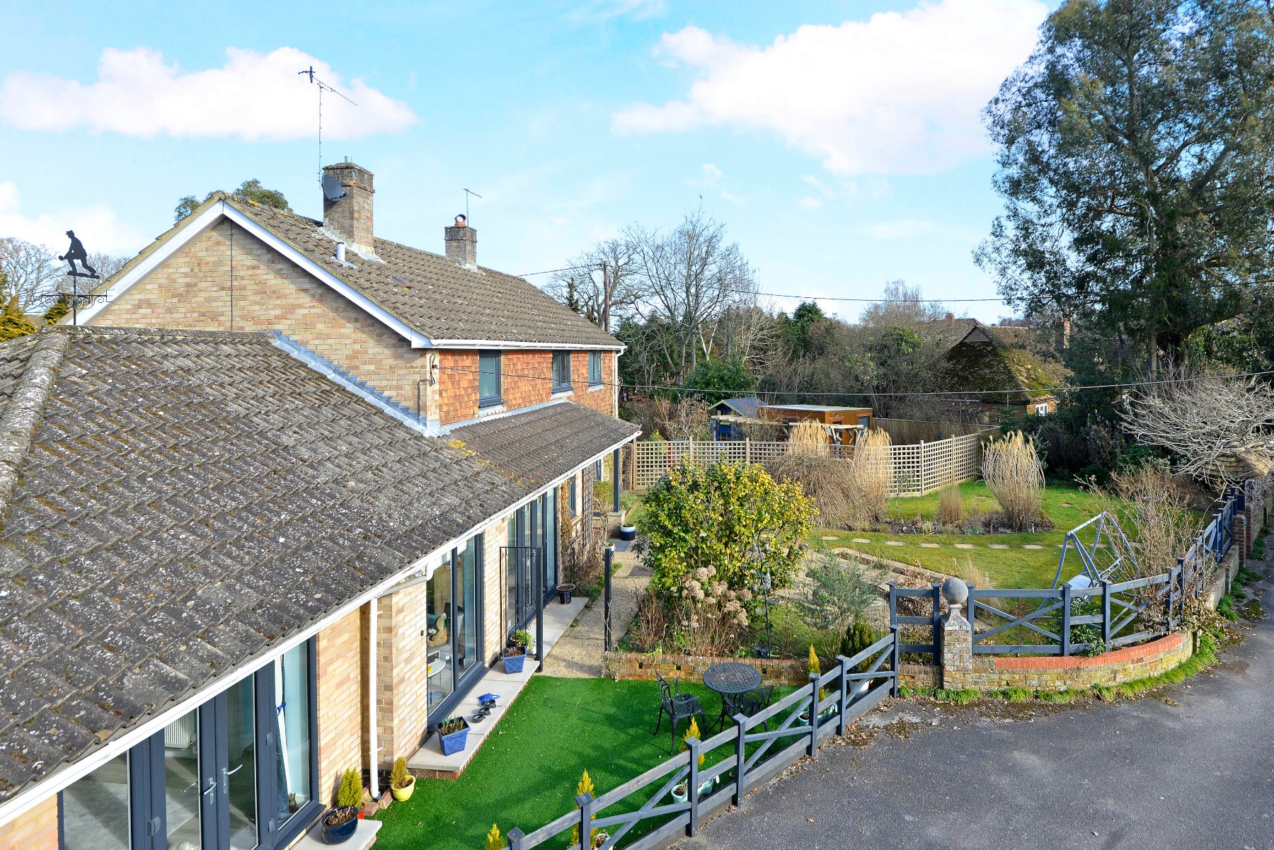 4 bedroom Detached House for sale in Elstead