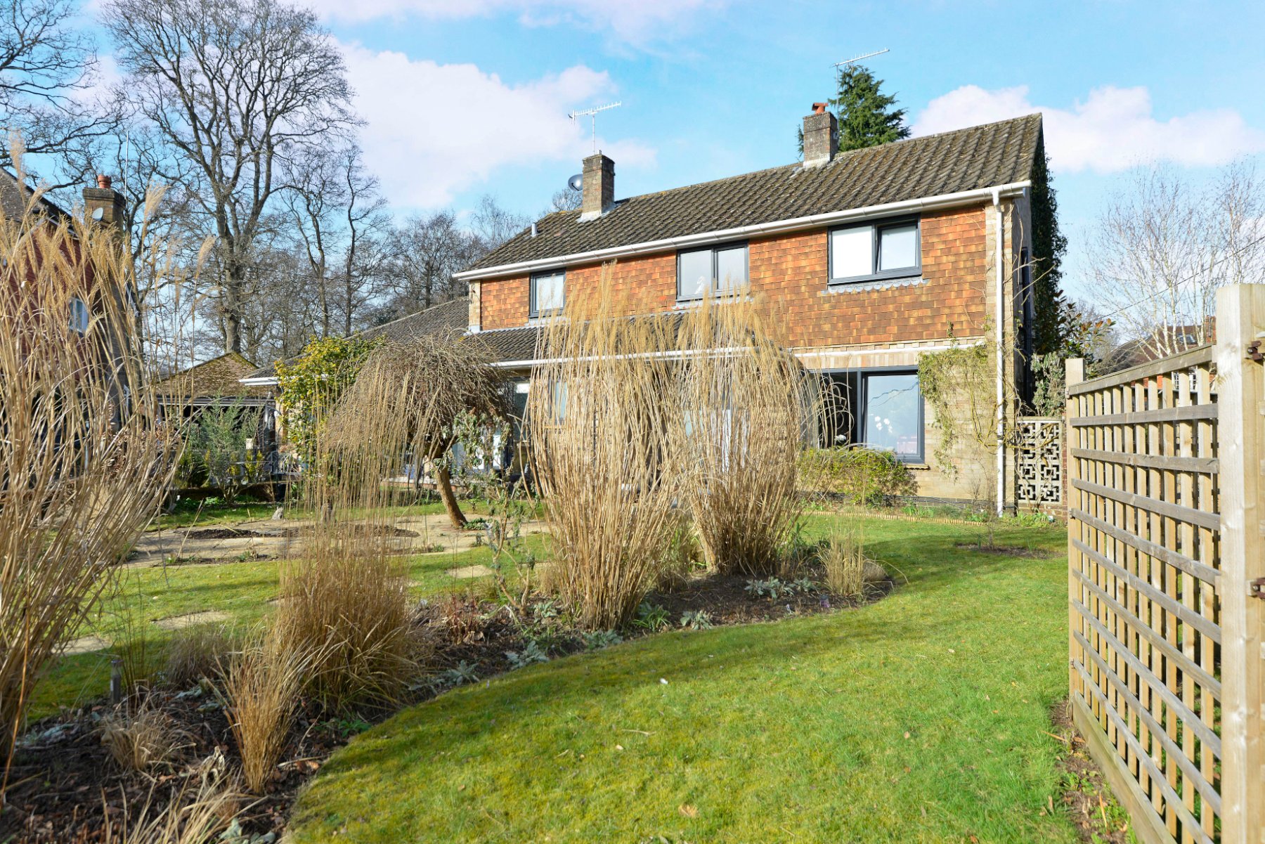 4 bedroom Detached House for sale in Elstead