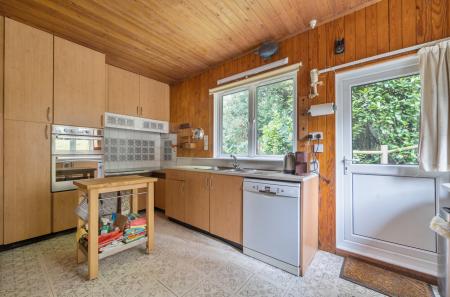 1376562-5-69137c7...