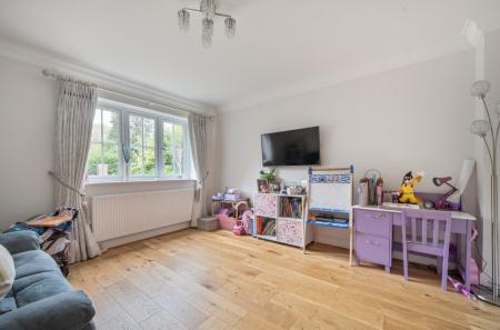 1375662-63-6911ee...