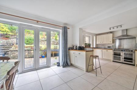 1401142-12-6971fa...