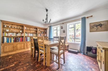 1401142-18-6971fc...