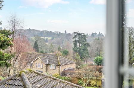 1401142-27-697200...