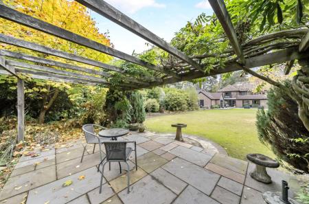 1364053-4-68ed2f9...