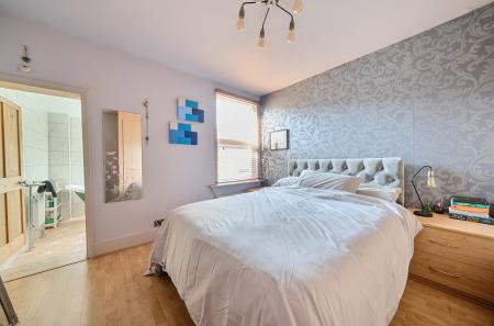 1302394-4-6838c49...