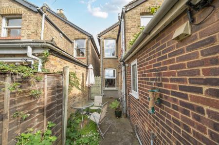 1302394-14-6838ce...