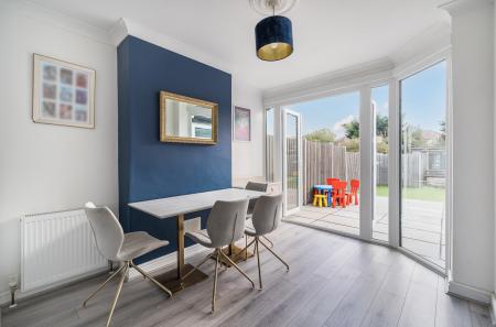 1372705-11-68ff9b...