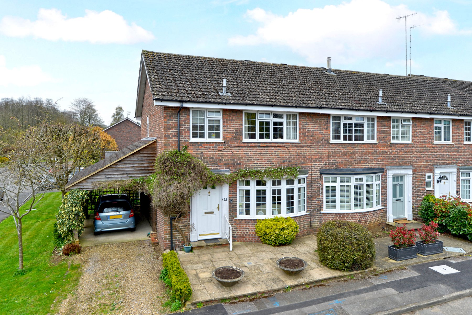 3 bedroom End of Terrace House for sale in Godalming