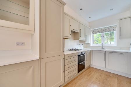 1332903-16-68dd0e...