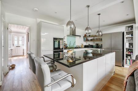 28-6814aff54e867-...