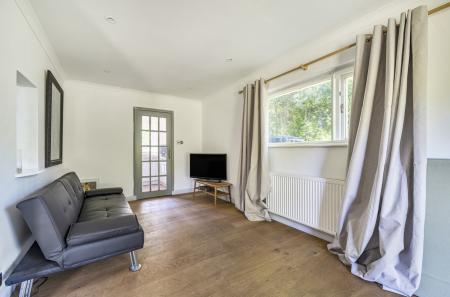 1301252-17-6862b0...