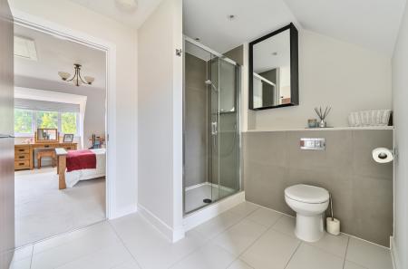 1315599-3-6866be5...