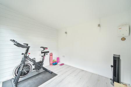 1315599-25-6866c0...