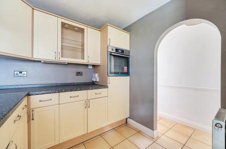 1330898-9-68908ac...