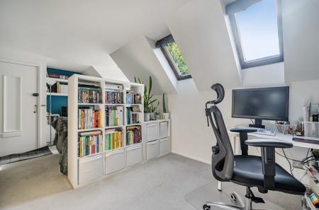 1343859-4-68aded6...