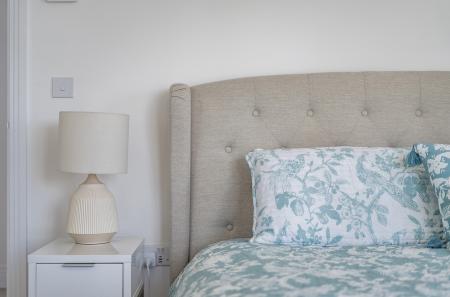 1348196-15-68bef2...