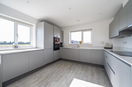 1348196-8-68bef1c...