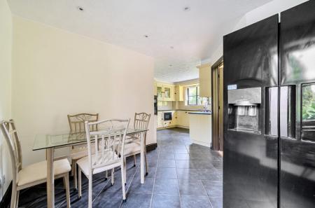 1364716-11-68f22e...