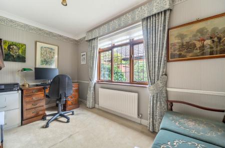 1369036-10-68f20f...